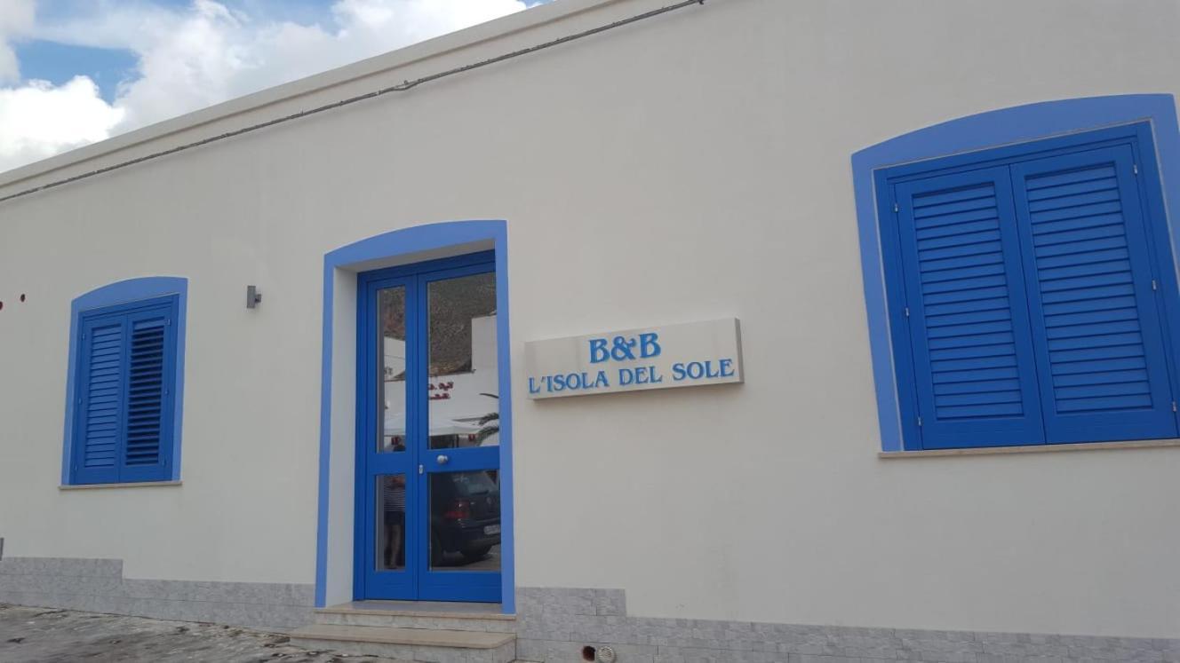 L'Isola Del Sole Bed & Breakfast Castelluzzo Exterior photo